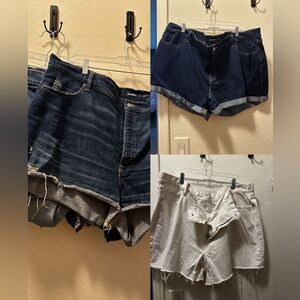 4 pairs of denim shorts